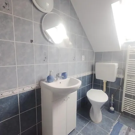 Drevenica U Holtana Apartment