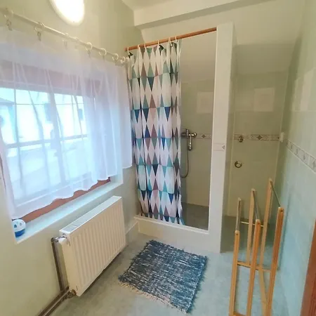 Drevenica U Holtana Apartment