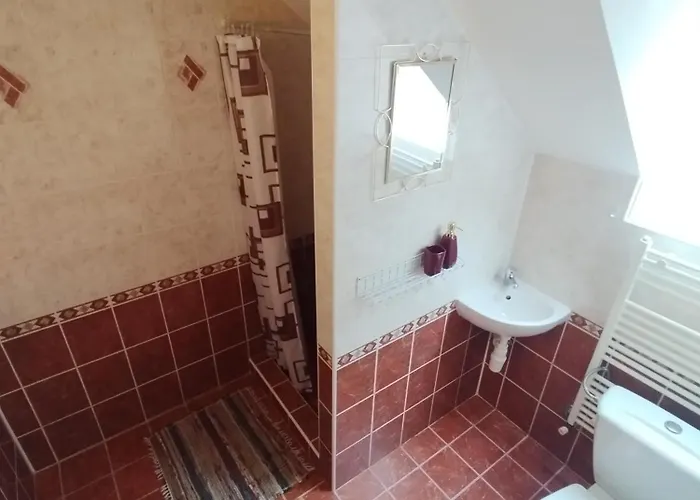 Drevenica U Holtana Apartament *